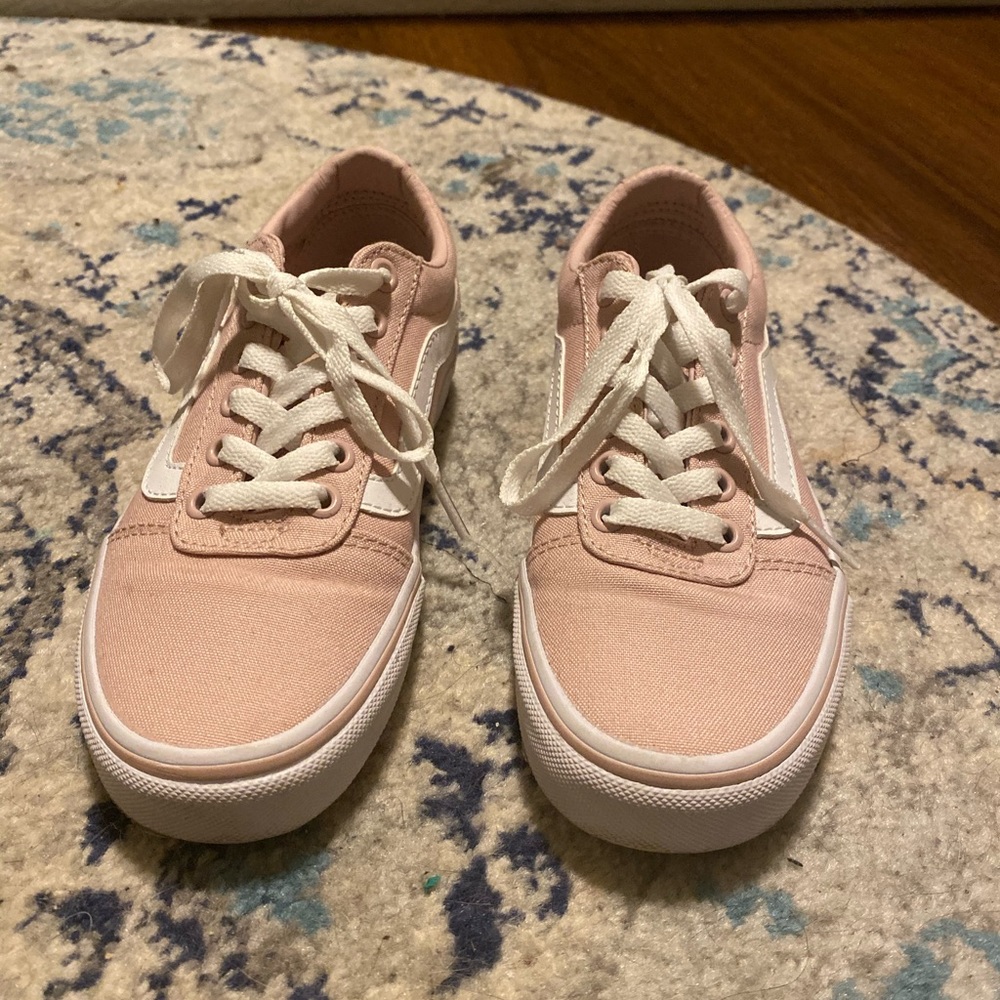 Baby pink vans 💕